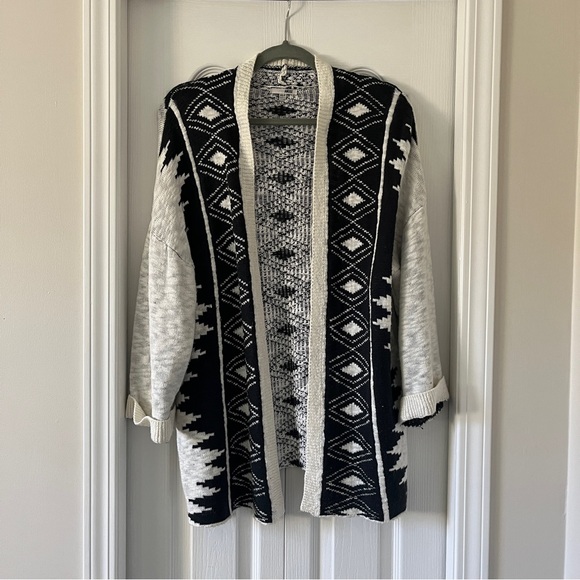 Aztec Print Cardigan - Picture 2 of 4